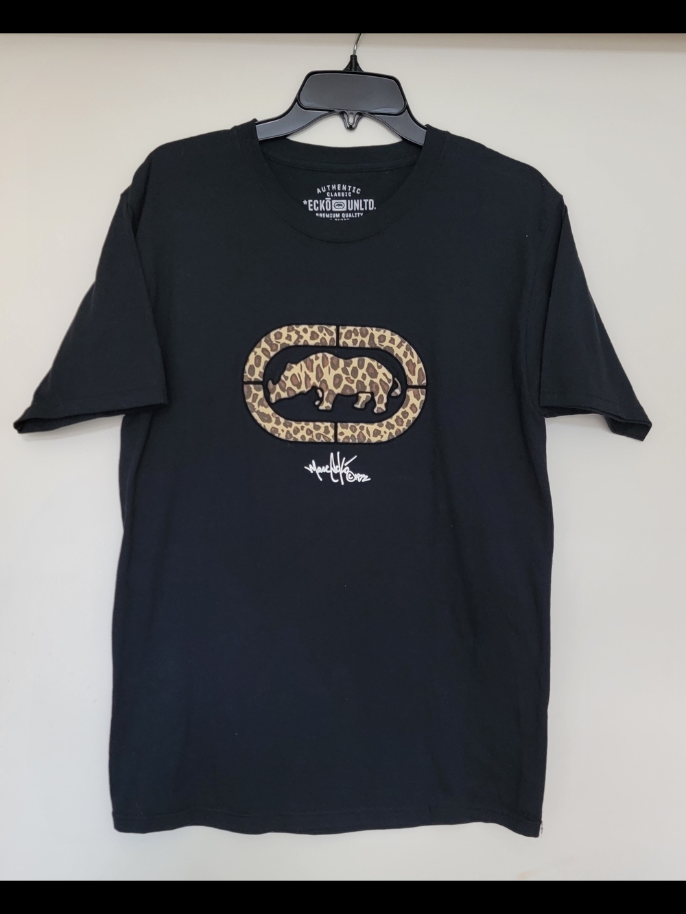 Ecko Unlimited Black Rhino Graphic Short-Sleeve Tee with Leopard-Print Mens Med.